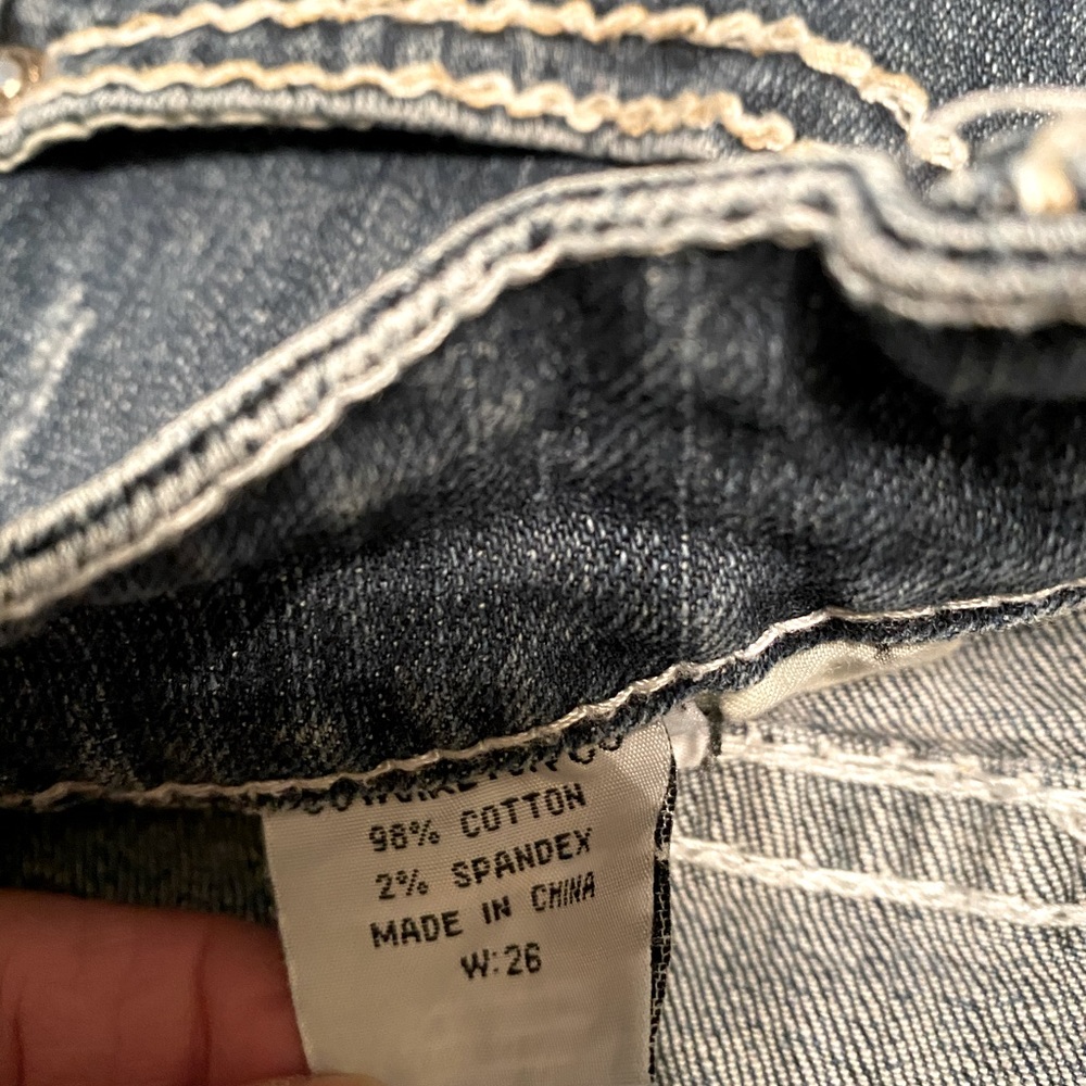 Cowgirl Tuff Co Jean shorts. Size 26 mid rise